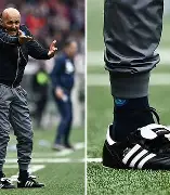 阿贾克斯在荷甲联赛中继续保持不败战绩(阿贾克斯荷甲赛程)