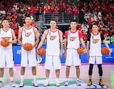 包含广东宏远队遭遇山东队逆袭，惊险取胜的词条