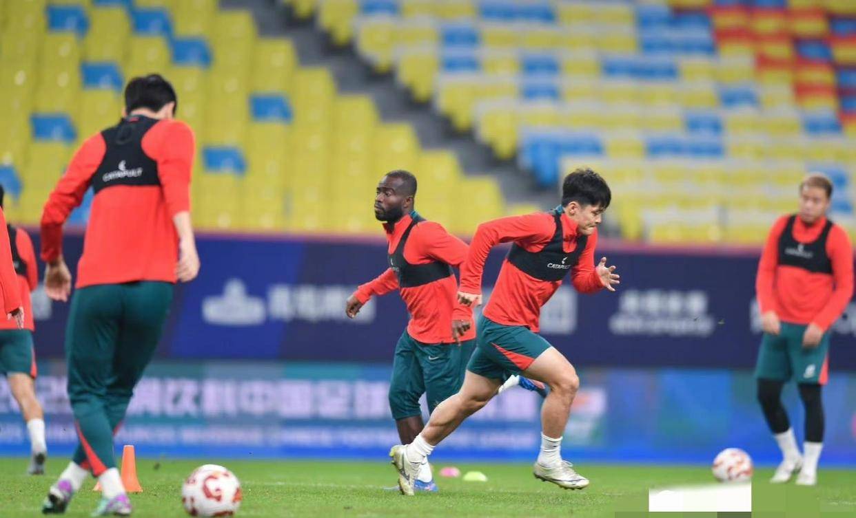 中超各队备战关键比赛,备受关注的球员