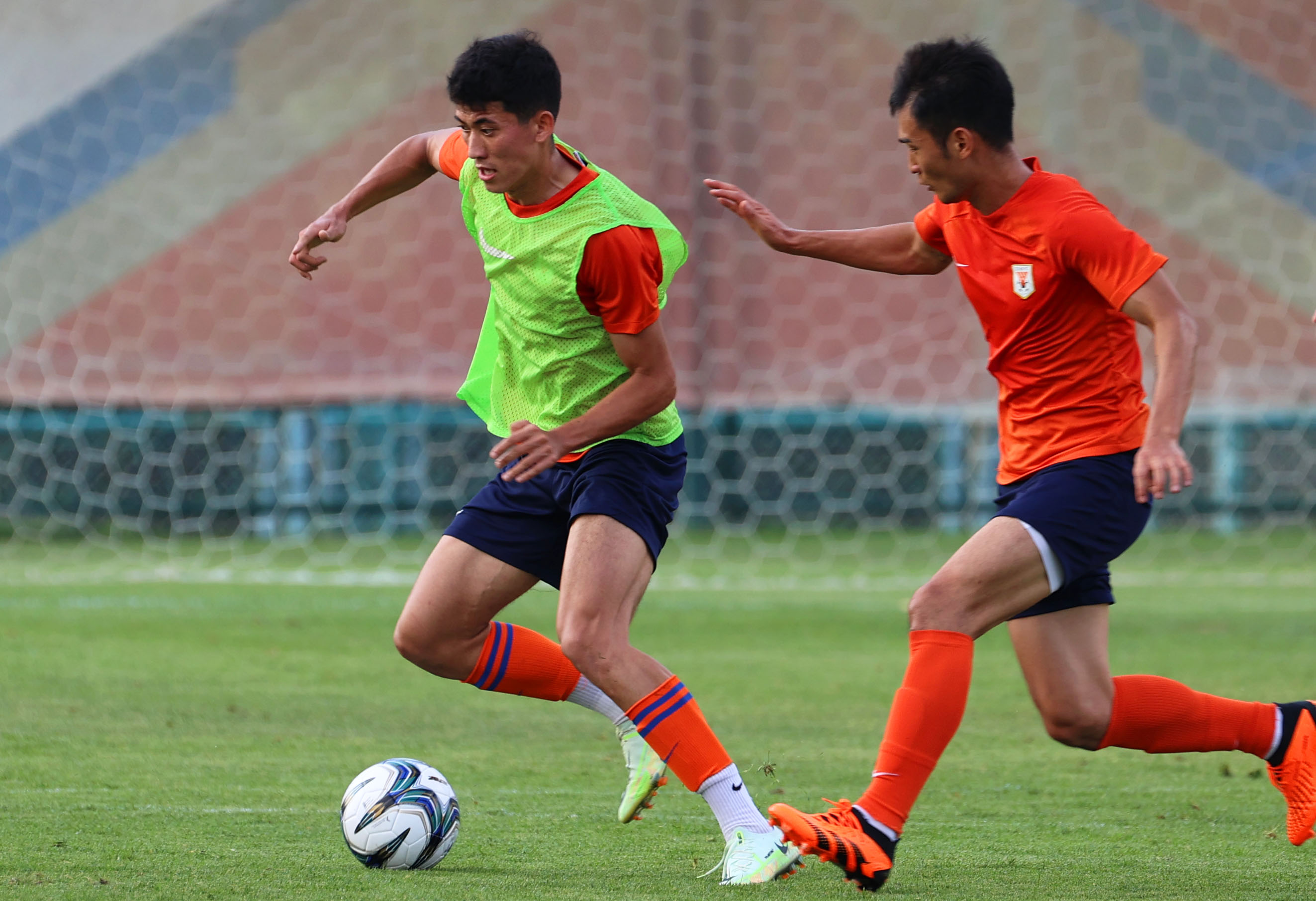 各队积极备战下一场比赛，备受瞩目